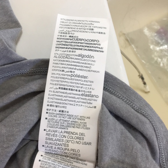 ♦️NWT Under Armour Tee, HeatGear, Girls YSM - Picture 6 of 6